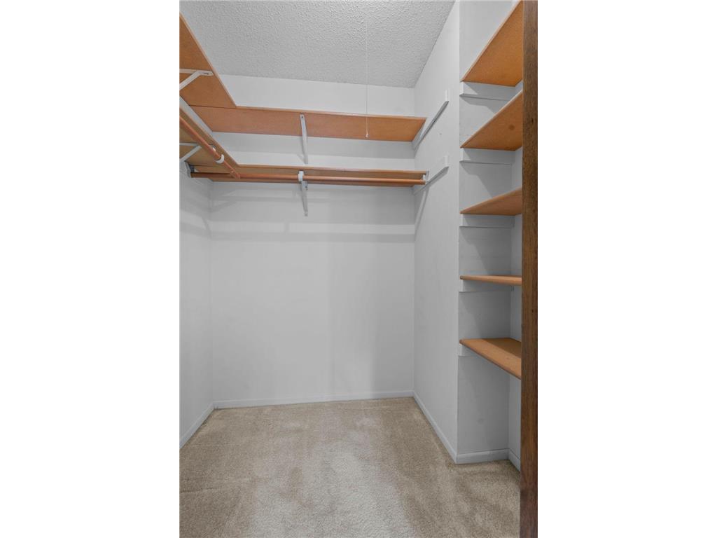 977 Heritage Court E Vadnais Heights MN 55127 7067138 image10