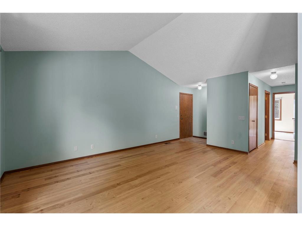 977 Heritage Court E Vadnais Heights MN 55127 7067138 image11