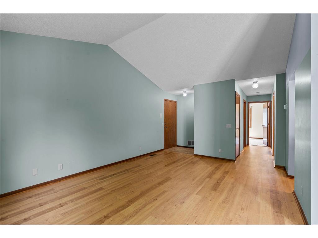 977 Heritage Court E Vadnais Heights MN 55127 7067138 image12