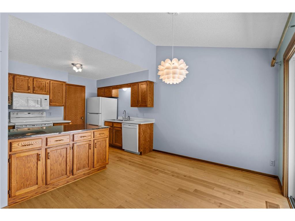 977 Heritage Court E Vadnais Heights MN 55127 7067138 image16