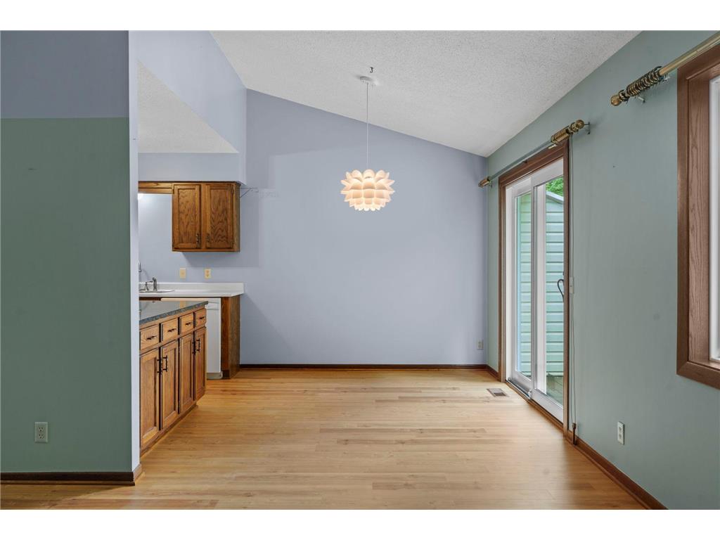 977 Heritage Court E Vadnais Heights MN 55127 7067138 image17