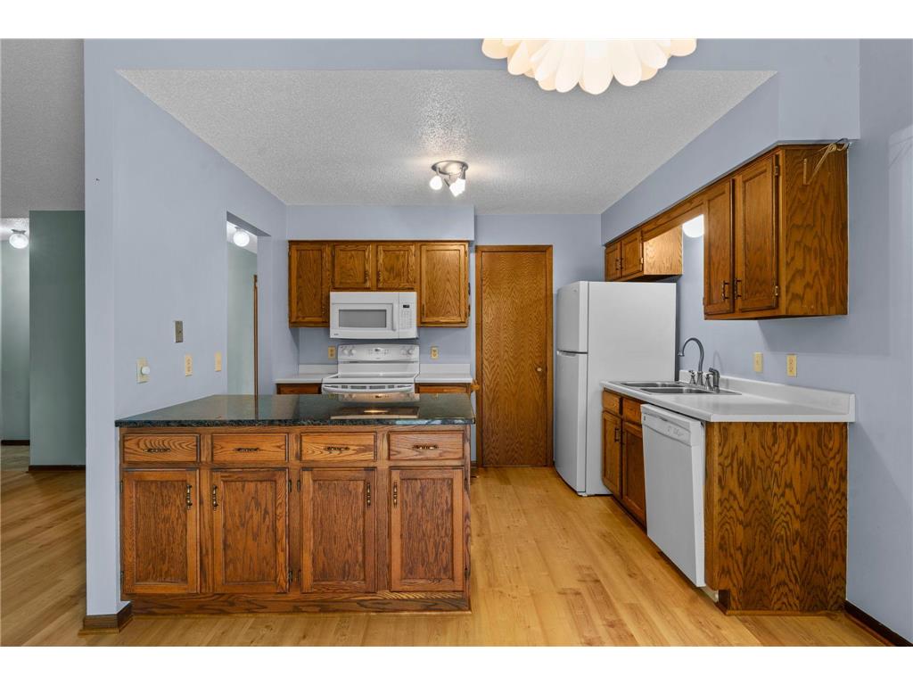 977 Heritage Court E Vadnais Heights MN 55127 7067138 image25