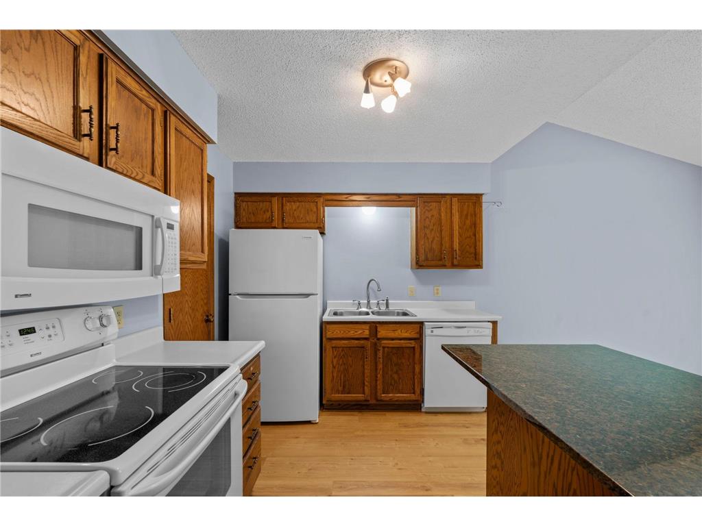 977 Heritage Court E Vadnais Heights MN 55127 7067138 image28