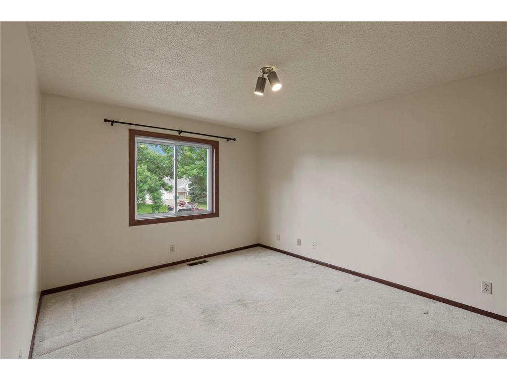 977 Heritage Court E Vadnais Heights MN 55127 7067138 image7