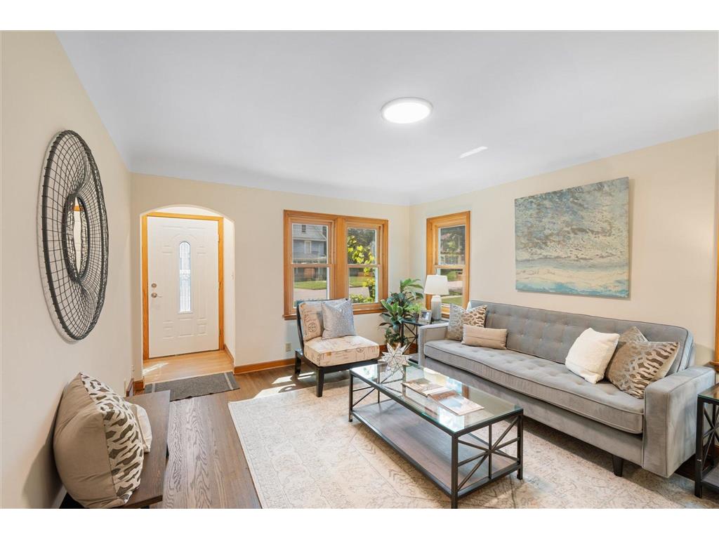 977 Oakdale Avenue West Saint Paul MN 55118 6593374 image1