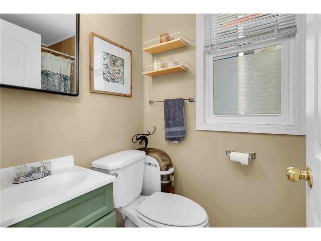 978 3rd Street E Saint Paul MN 55106 7065928 image11