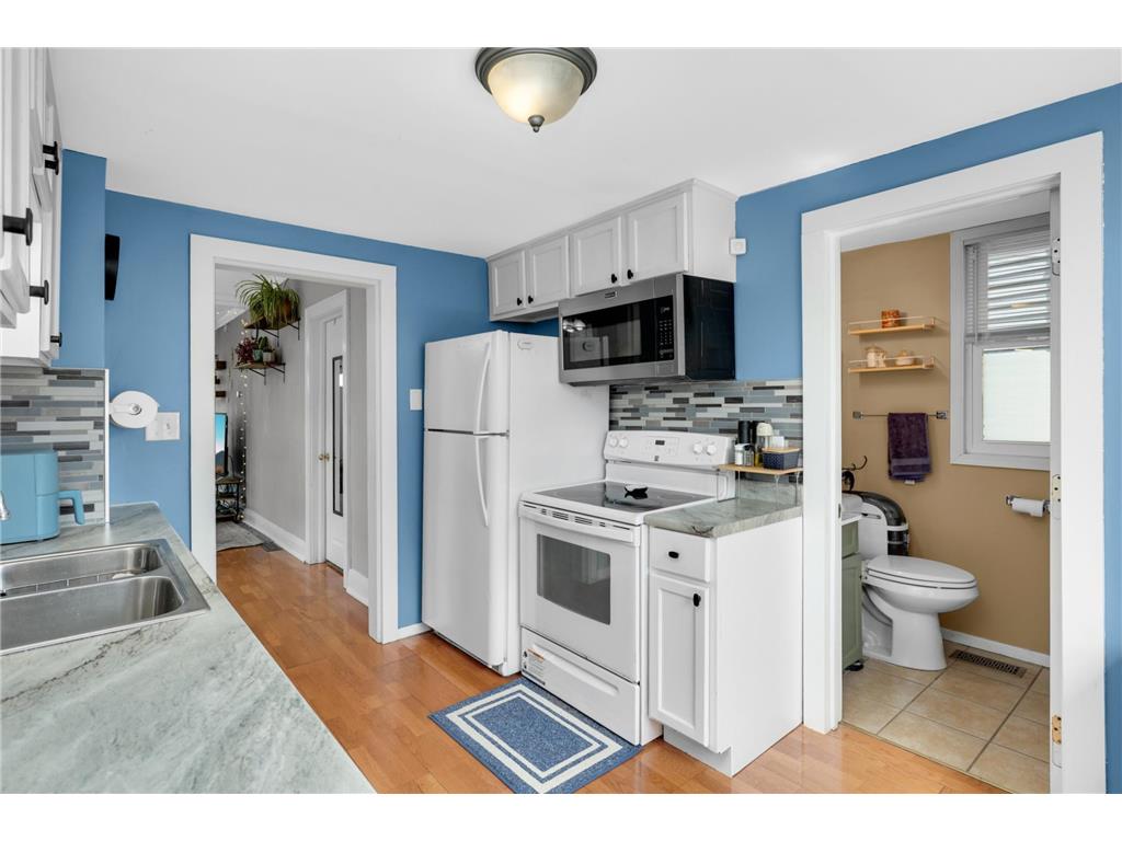 978 3rd Street E Saint Paul MN 55106 7065928 image7