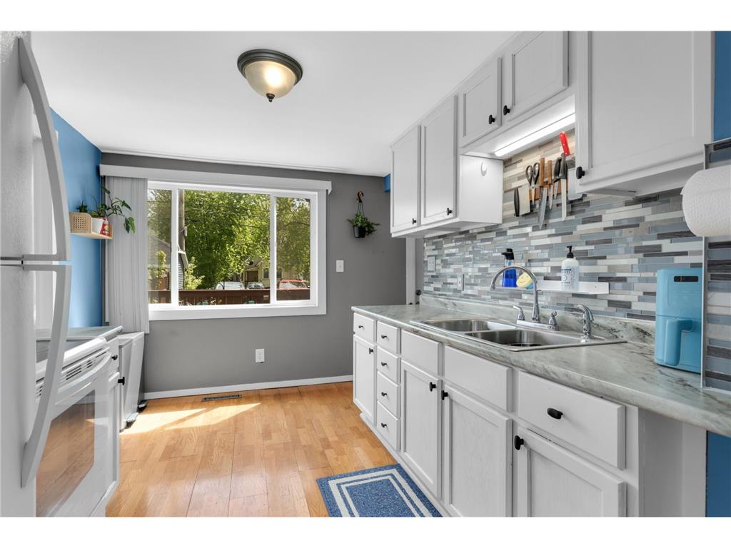 978 3rd Street E Saint Paul MN 55106 7065928 image8
