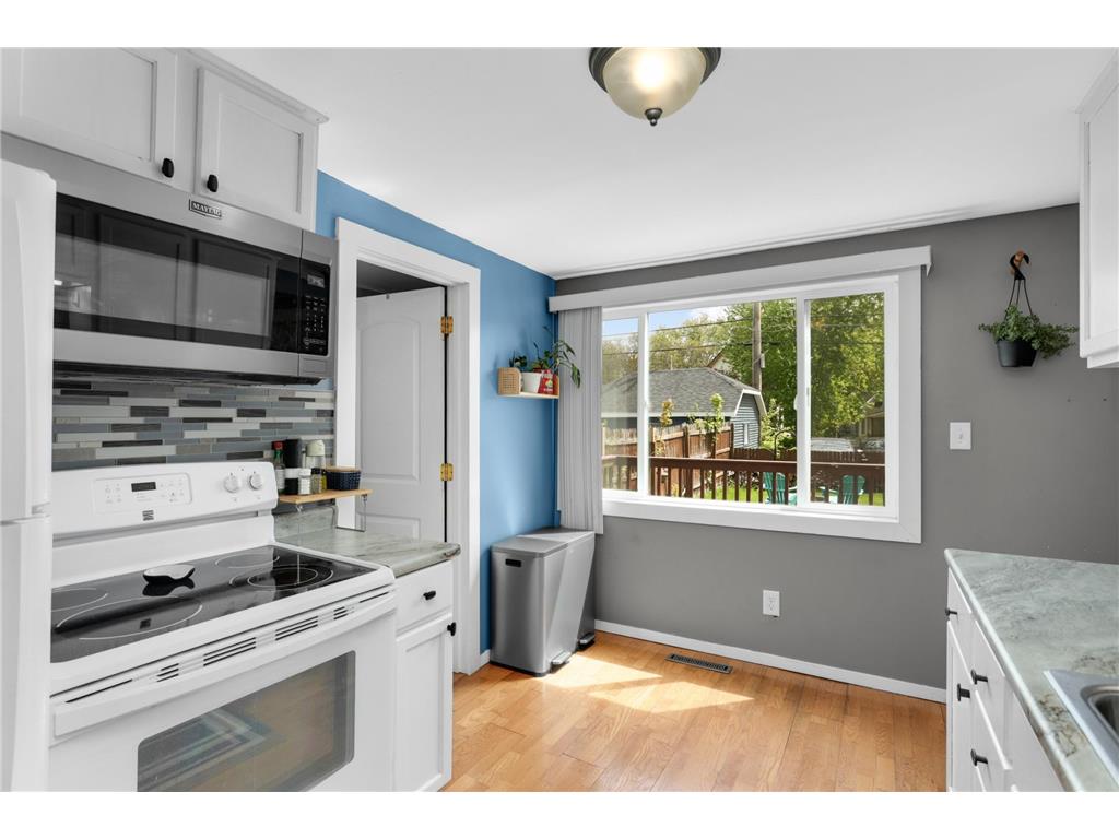 978 3rd Street E Saint Paul MN 55106 7065928 image9
