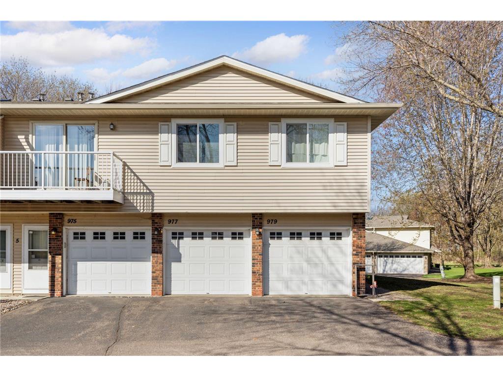 979 Pond View Court Vadnais Heights MN 55127 6713584 image1