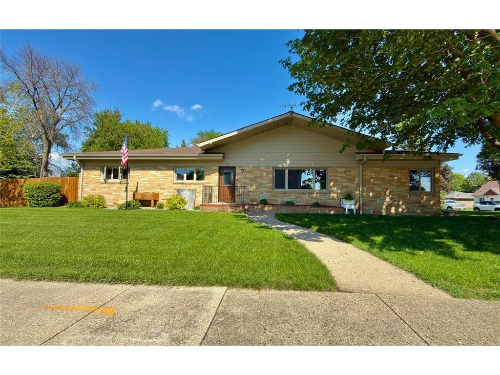 979 S Prairie Avenue Fairmont MN 56031 7083940 image1