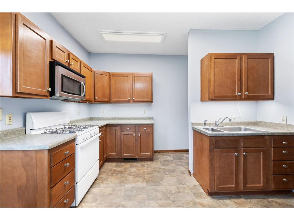 979 Victoria Street N Saint Paul MN 55103 7108127 image11