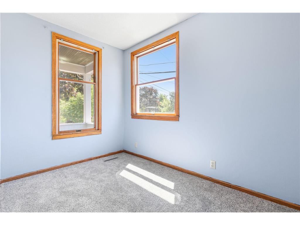 979 Victoria Street N Saint Paul MN 55103 7108127 image12