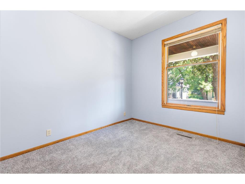 979 Victoria Street N Saint Paul MN 55103 7108127 image14