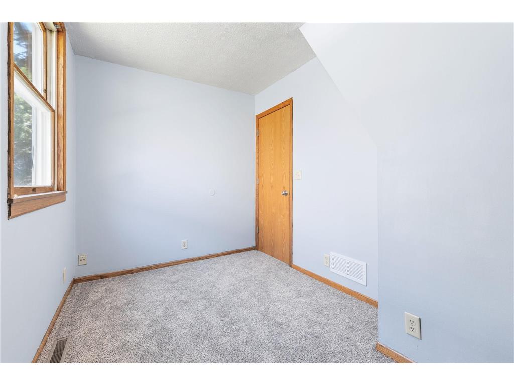 979 Victoria Street N Saint Paul MN 55103 7108127 image17