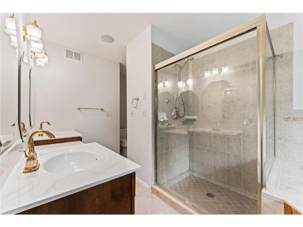 980 Aurora Circle Red Wing MN 55066 6768853 image27