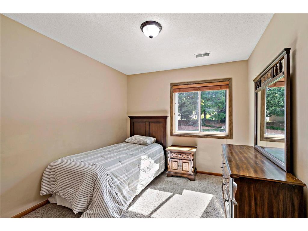 9800 Evergreen Avenue N Brooklyn Park MN 55443 7085313 image40