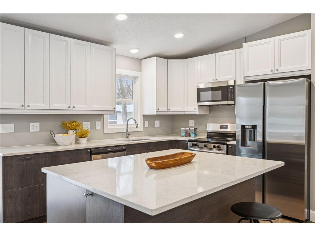 981 104th Avenue NW Coon Rapids MN 55433 7000223 image1