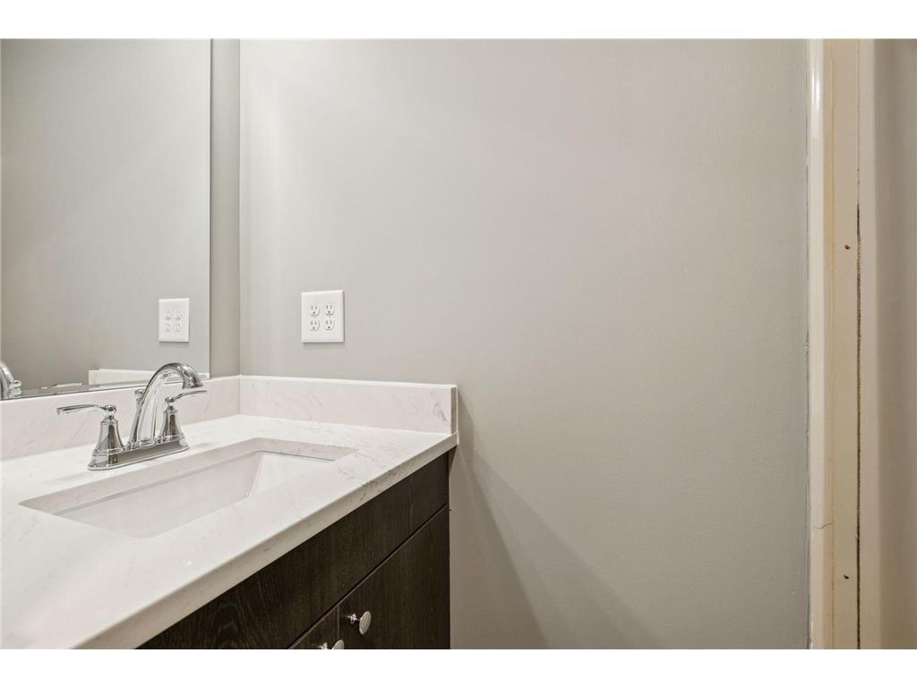 981 104th Avenue NW Coon Rapids MN 55433 7000223 image22