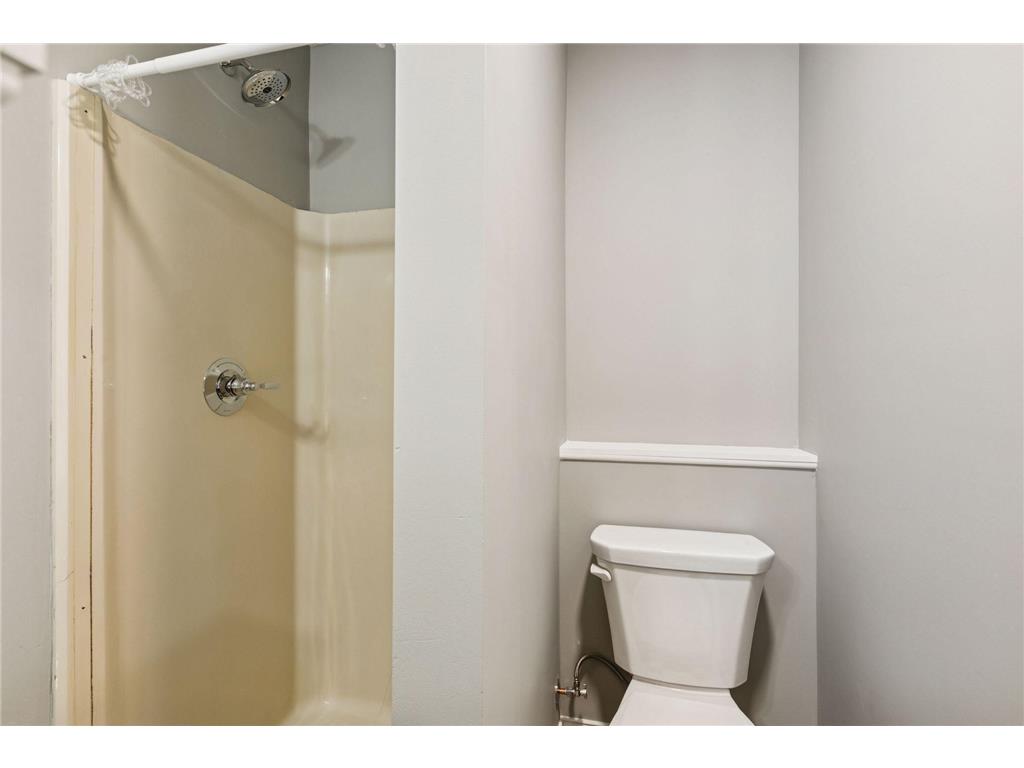 981 104th Avenue NW Coon Rapids MN 55433 7000223 image23