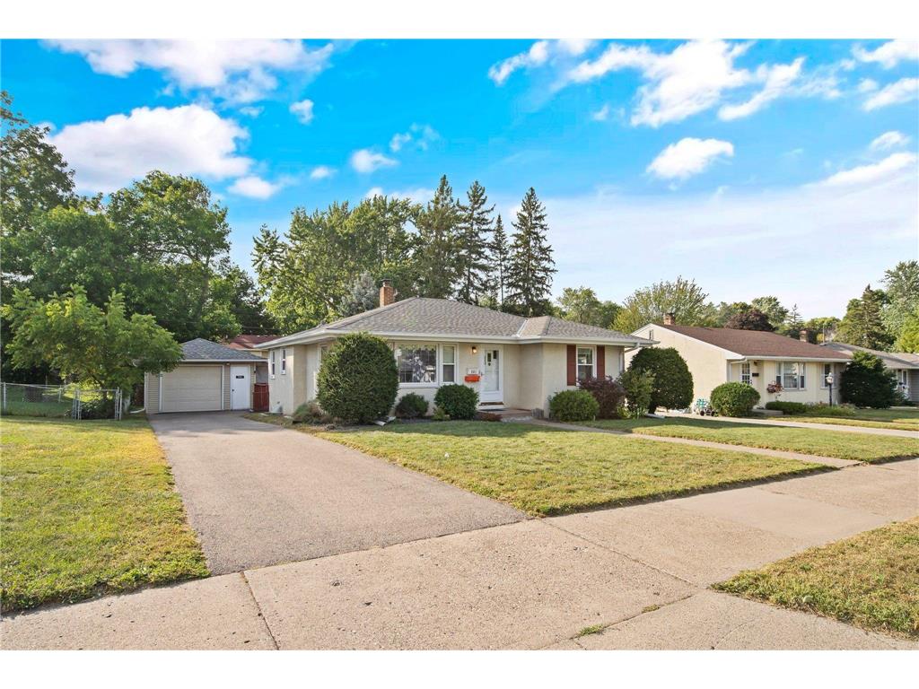 981 Charlton Street West Saint Paul MN 55118 6434817 image1