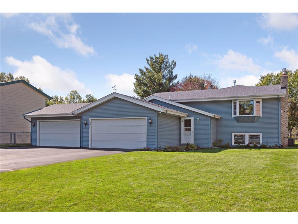 9816 Austin Street NE Blaine MN 55014 6446371 image1