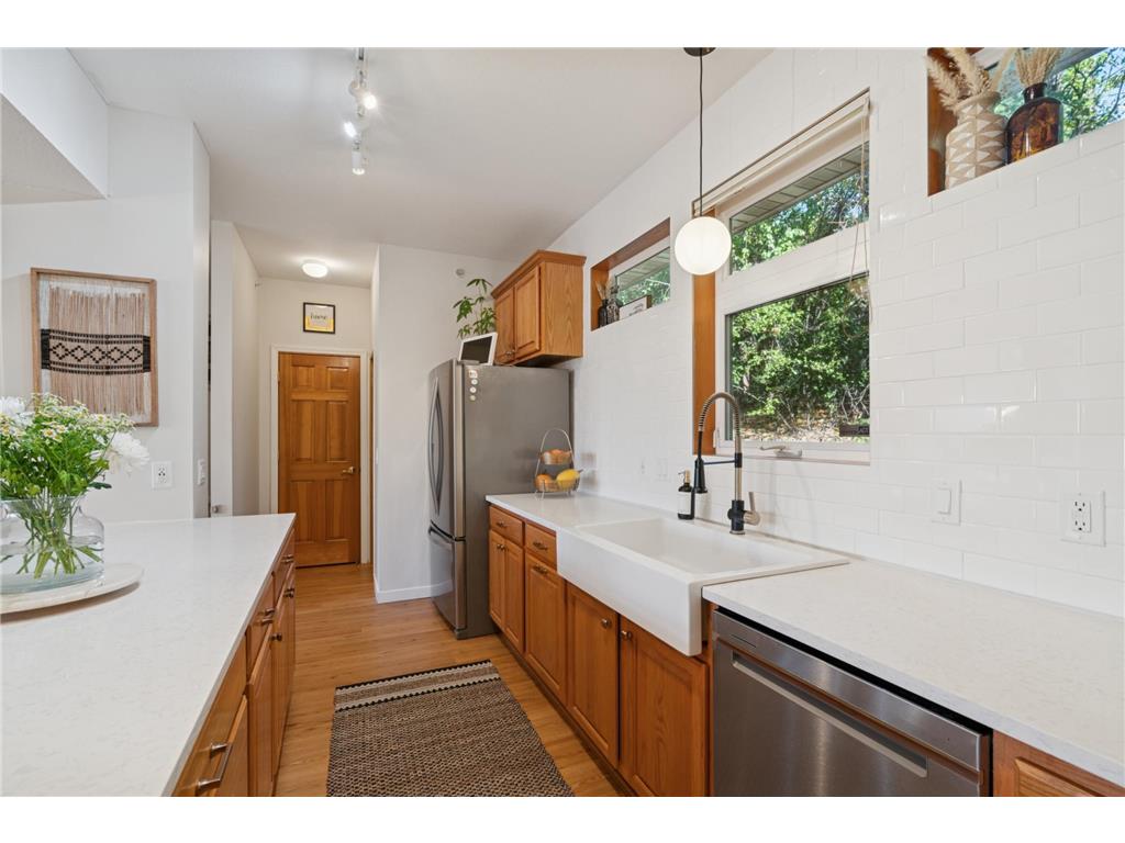 9816 Cove Drive Minnetonka MN 55305 - Minnehaha Marsh 6814528 image18