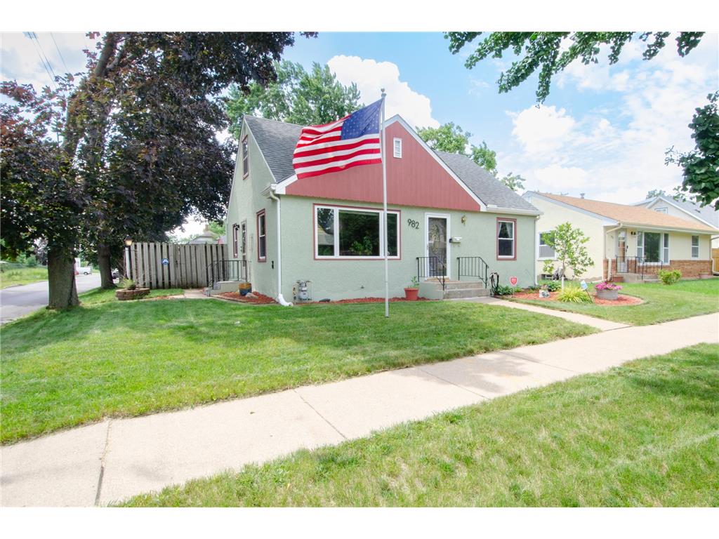 982 Englewood Avenue Saint Paul MN 55104 6567446 image1