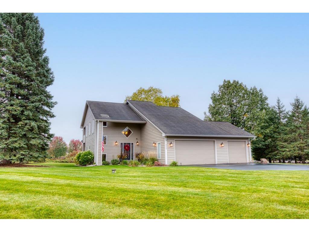 9820 Deerbrook Drive Chanhassen MN 55317 7049373 image1