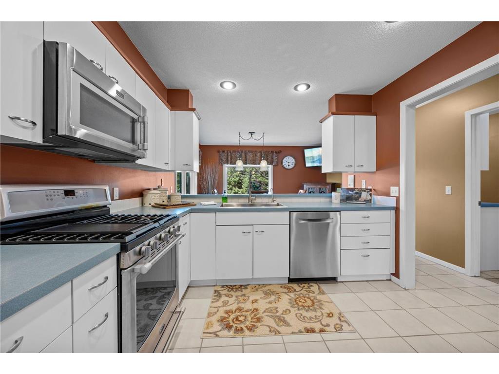 9820 Deerbrook Drive Chanhassen MN 55317 7049373 image18