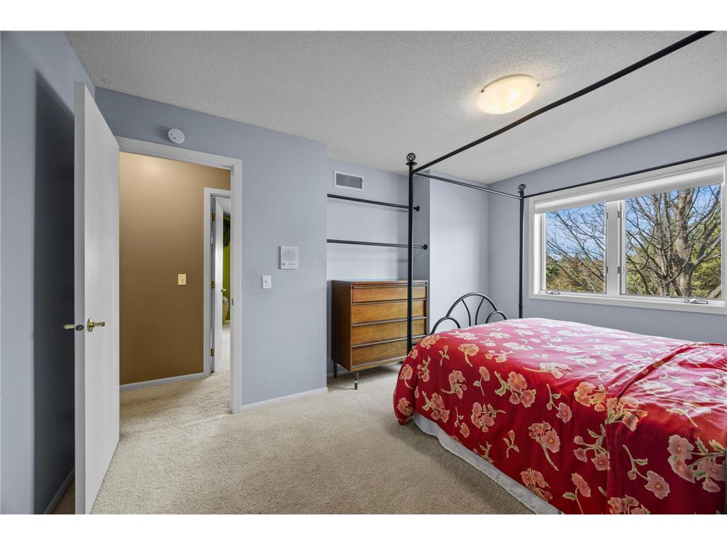 9820 Deerbrook Drive Chanhassen MN 55317 7049373 image32