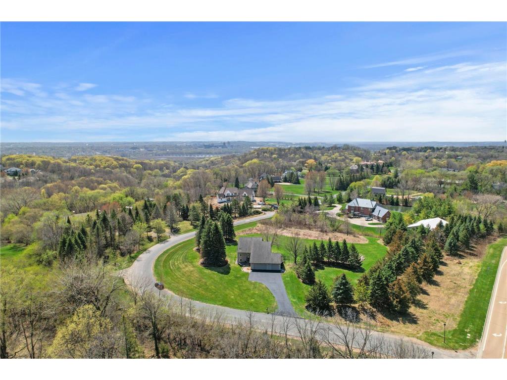 9820 Deerbrook Drive Chanhassen MN 55317 7049373 image4