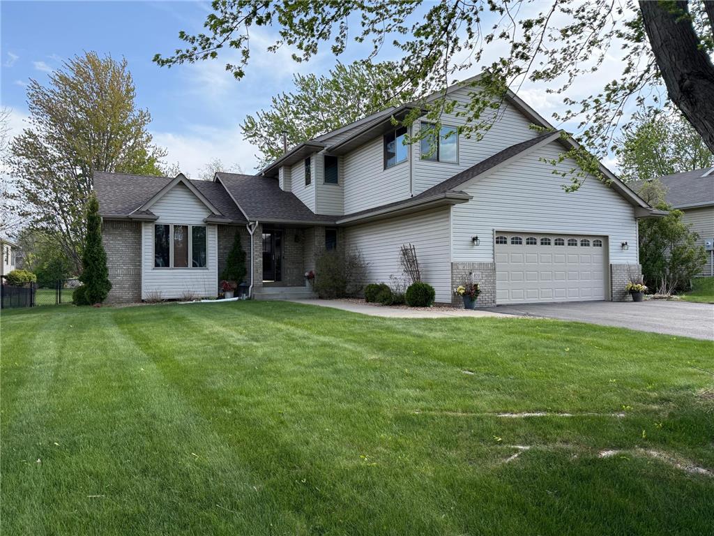 9828 Greenspruce Avenue N Brooklyn Park MN 55443 7073954 image1