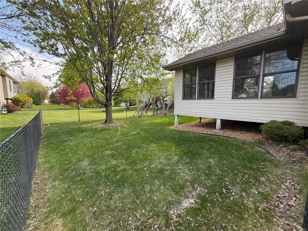 9828 Greenspruce Avenue N Brooklyn Park MN 55443 7073954 image22