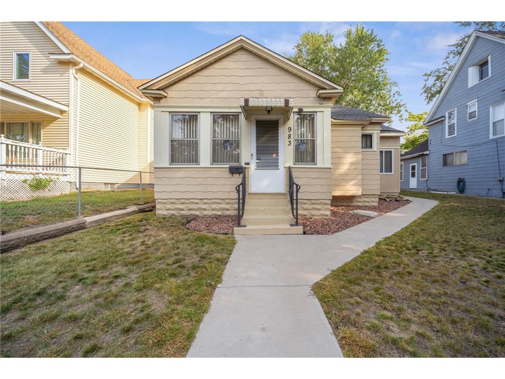 983 4th Street E Saint Paul MN 55106 6433076 image1