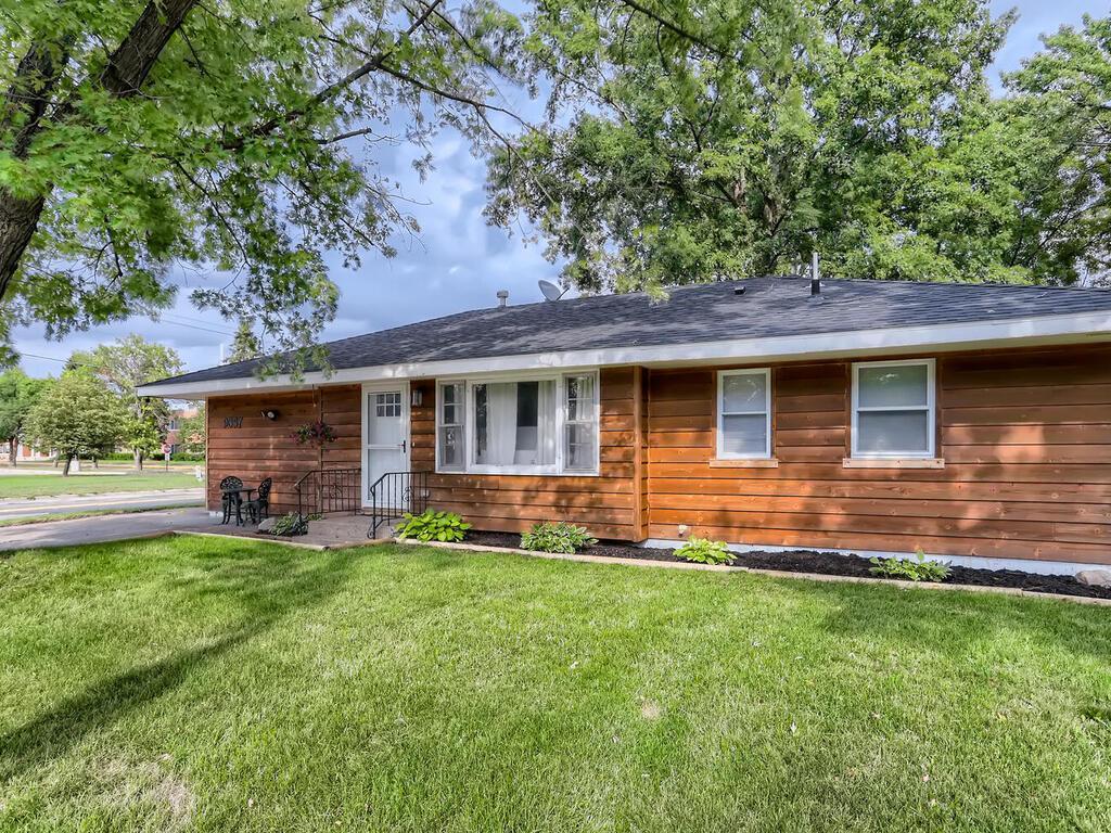 9837 University Avenue NE, Blaine, MN 55434 MLS 6247775 Edina Realty