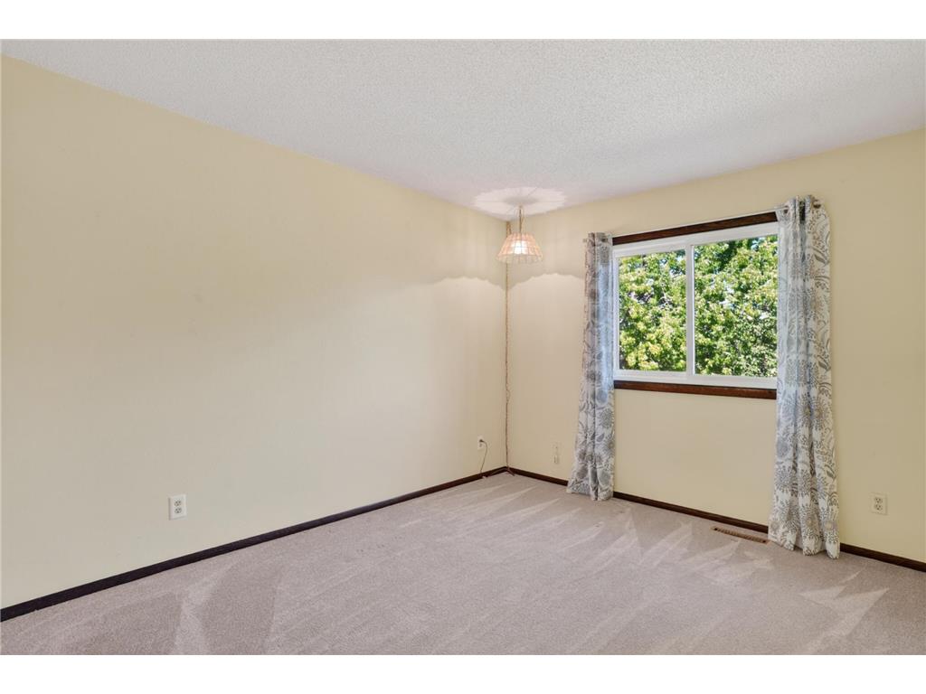 9843 Cavell Circle Bloomington MN 55438 7054599 image11