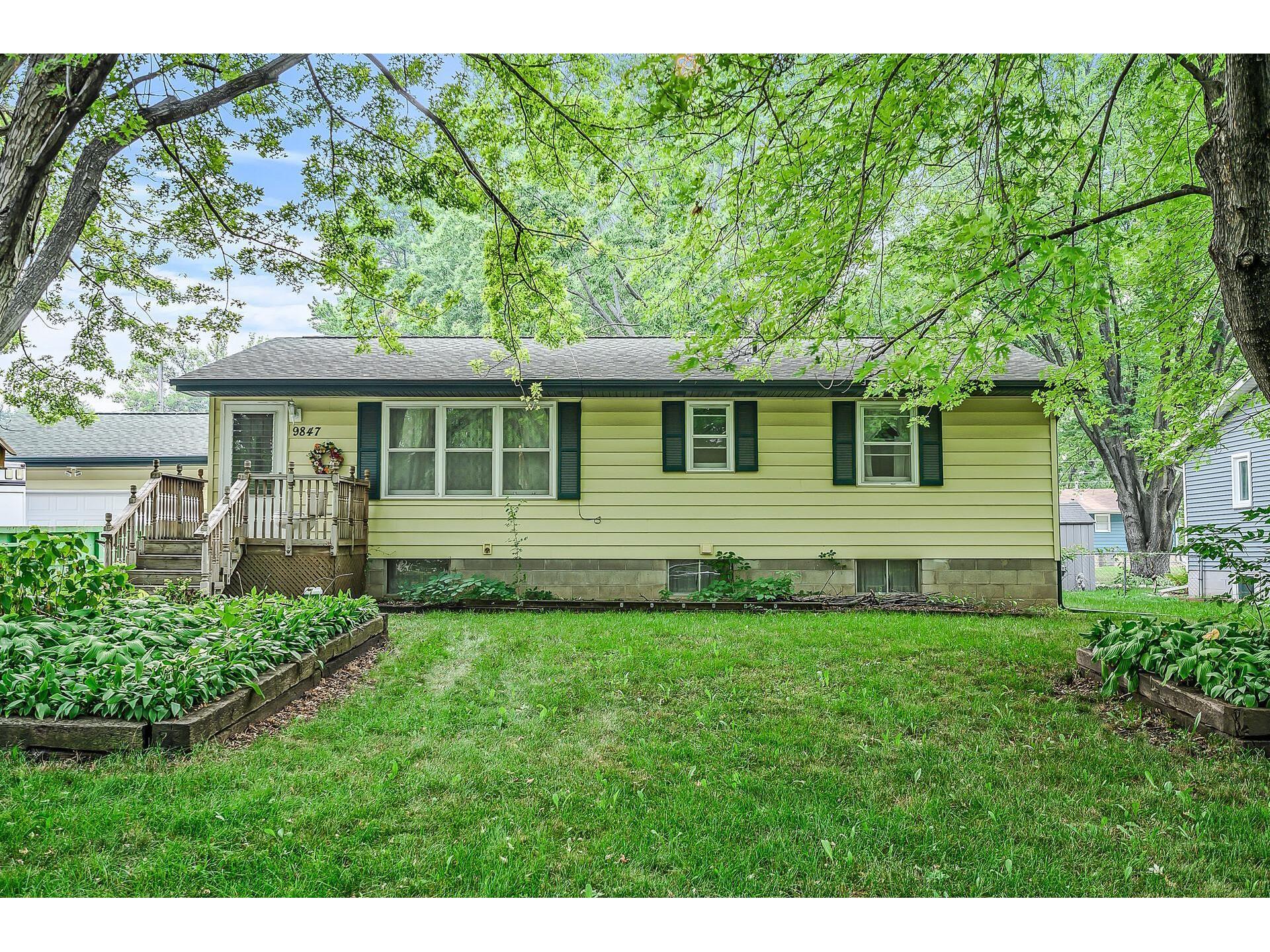 9847 Balsam Lane N, Maple Grove, MN 55369 MLS 6072614 Edina Realty