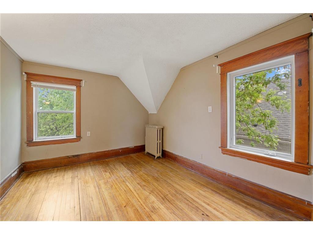 985 5th Street E Saint Paul MN 55106 7075410 image12