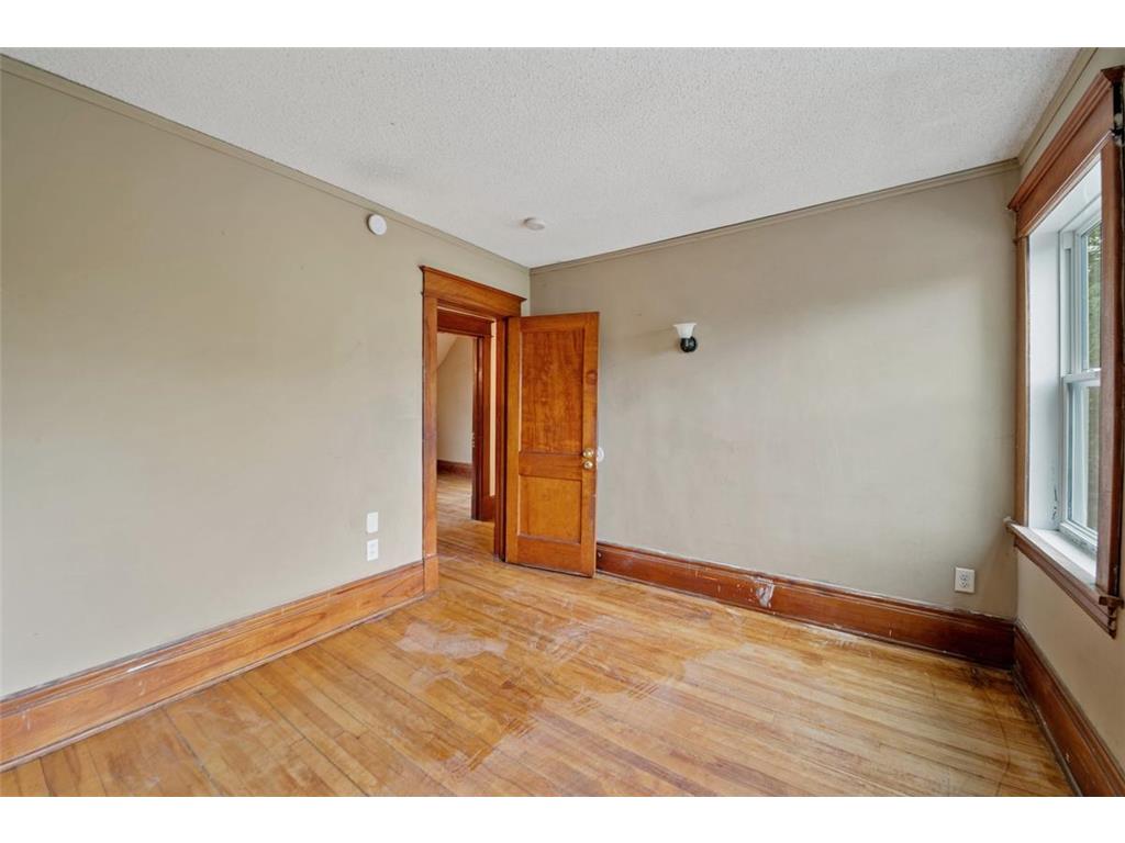 985 5th Street E Saint Paul MN 55106 7075410 image13