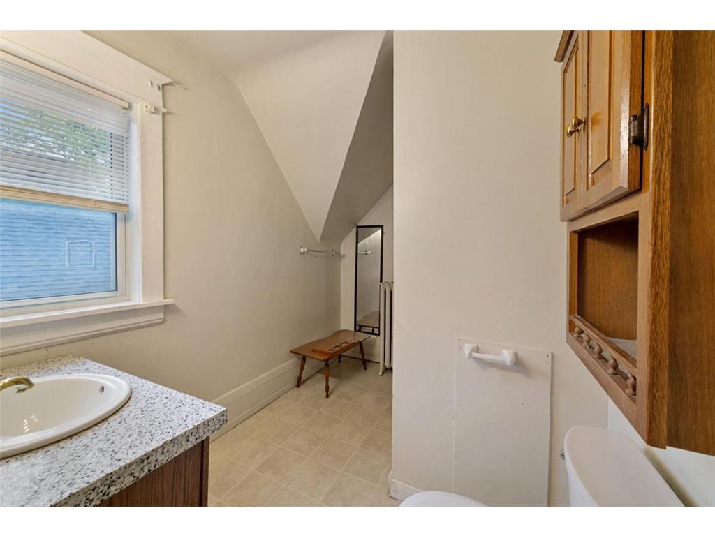 985 5th Street E Saint Paul MN 55106 7075410 image16