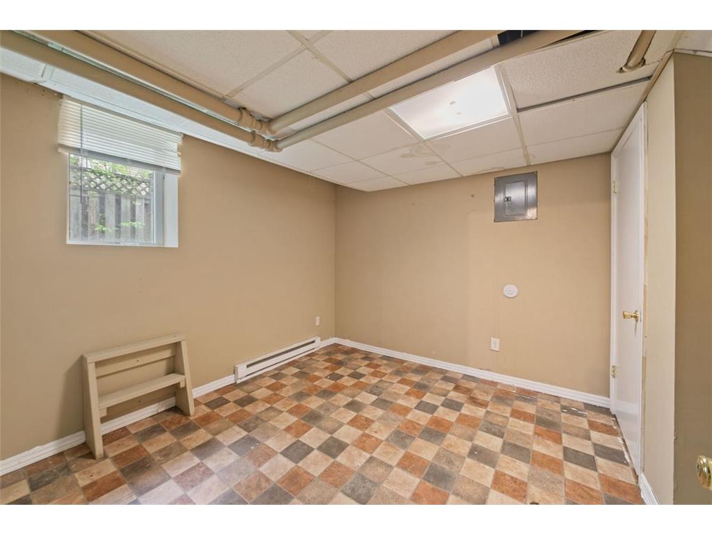 985 5th Street E Saint Paul MN 55106 7075410 image17
