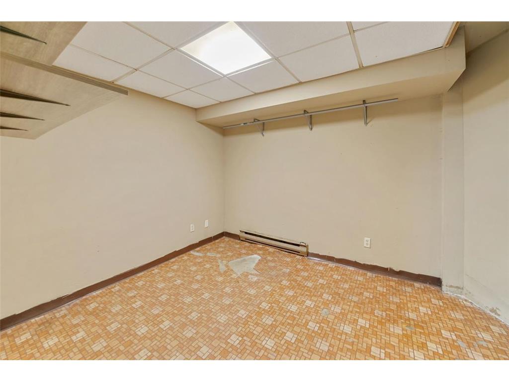 985 5th Street E Saint Paul MN 55106 7075410 image18