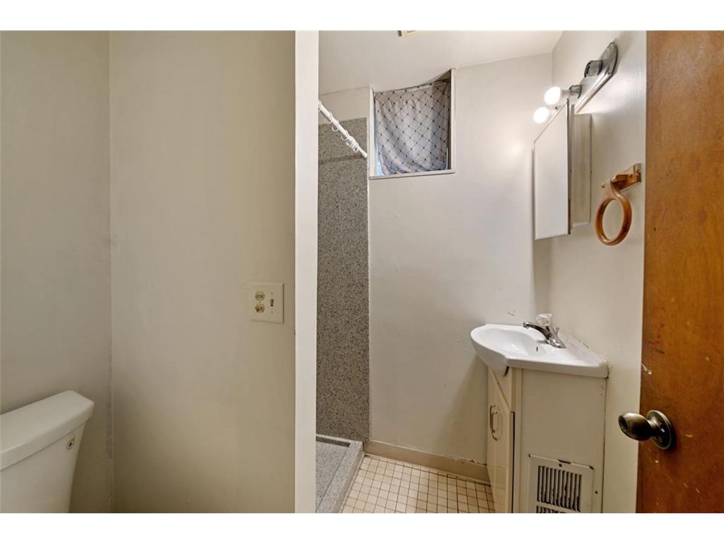 985 5th Street E Saint Paul MN 55106 7075410 image23