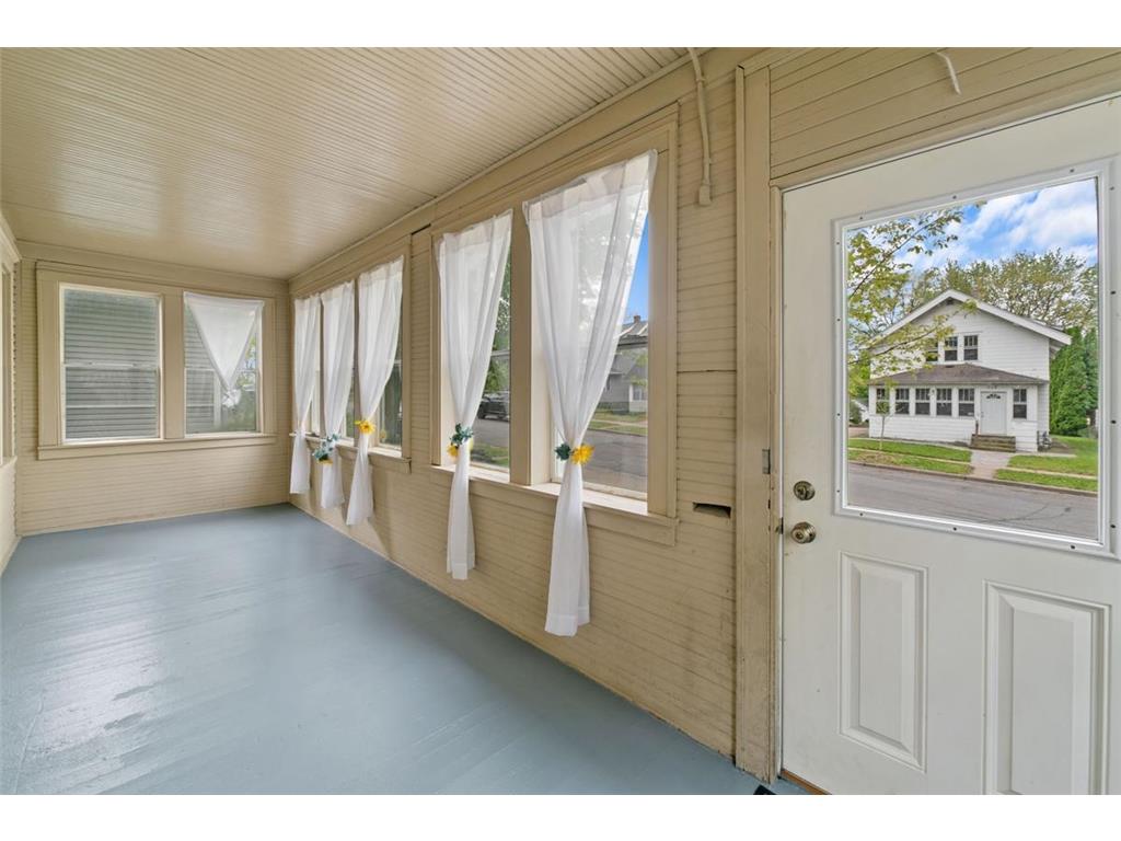 985 5th Street E Saint Paul MN 55106 7075410 image3