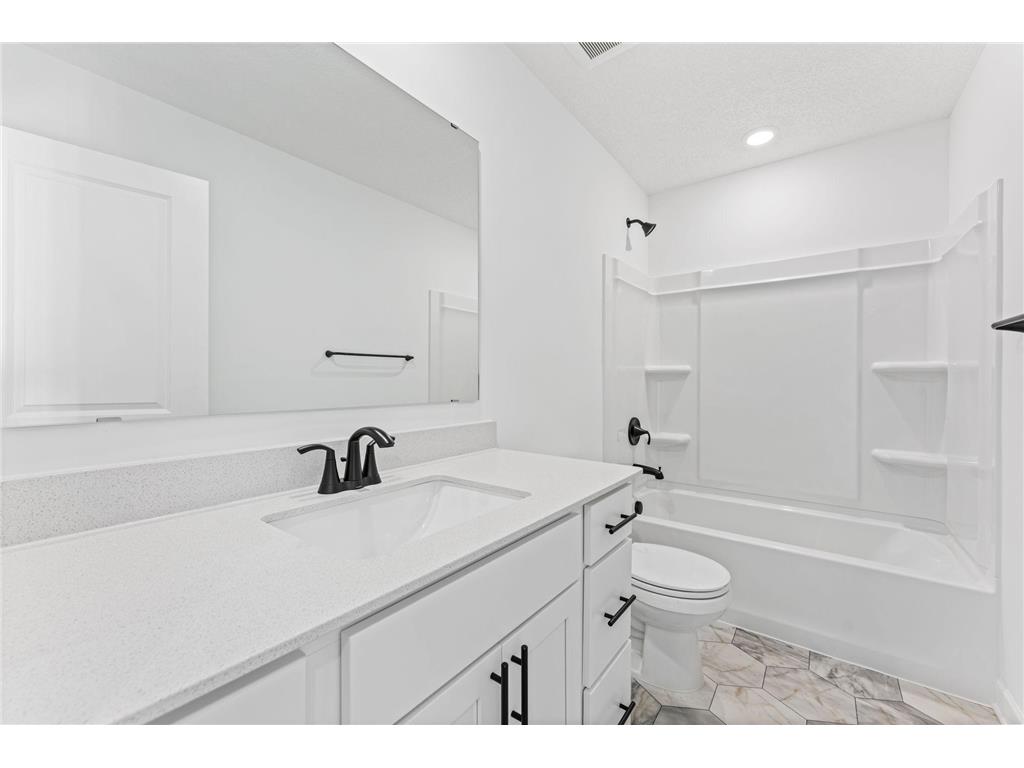 985 Annagaire Curve Rosemount MN 55068 7000274 image17