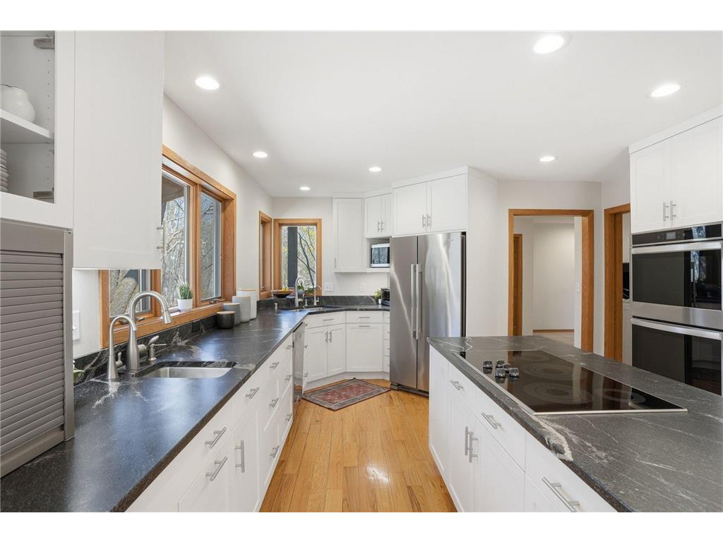 985 Cliff Road Eagan MN 55123 7047184 image18
