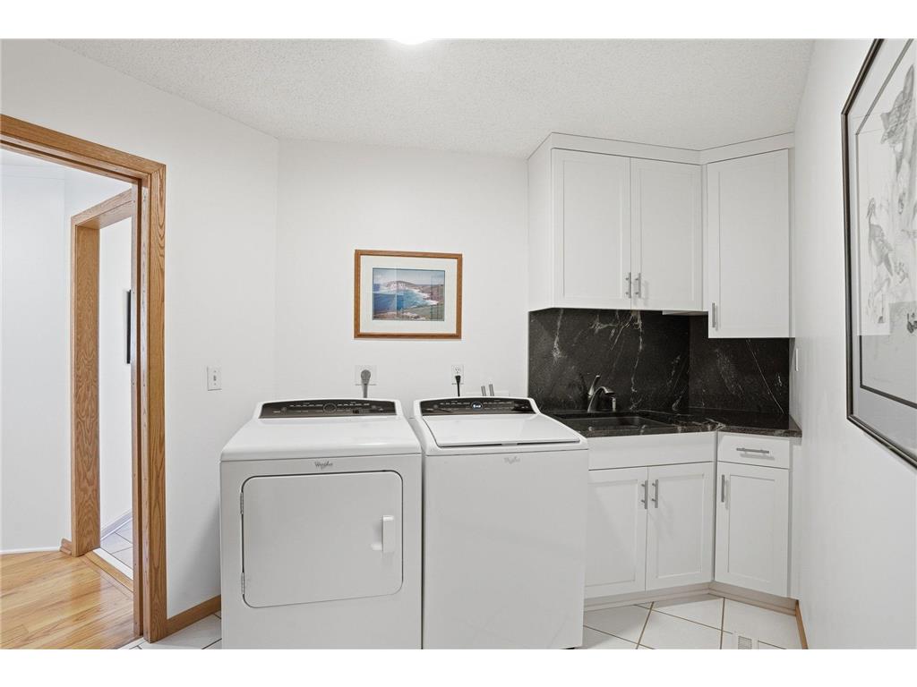 985 Cliff Road Eagan MN 55123 7047184 image25