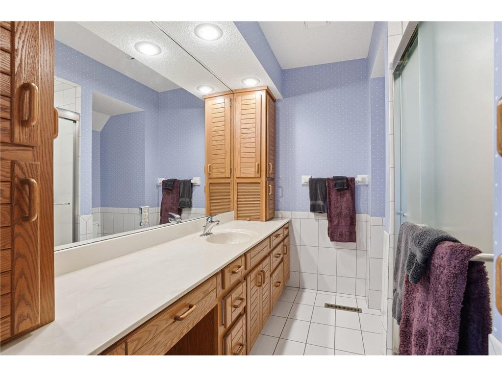 985 Cliff Road Eagan MN 55123 7047184 image58