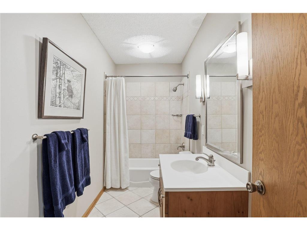 985 Cliff Road Eagan MN 55123 7047184 image72